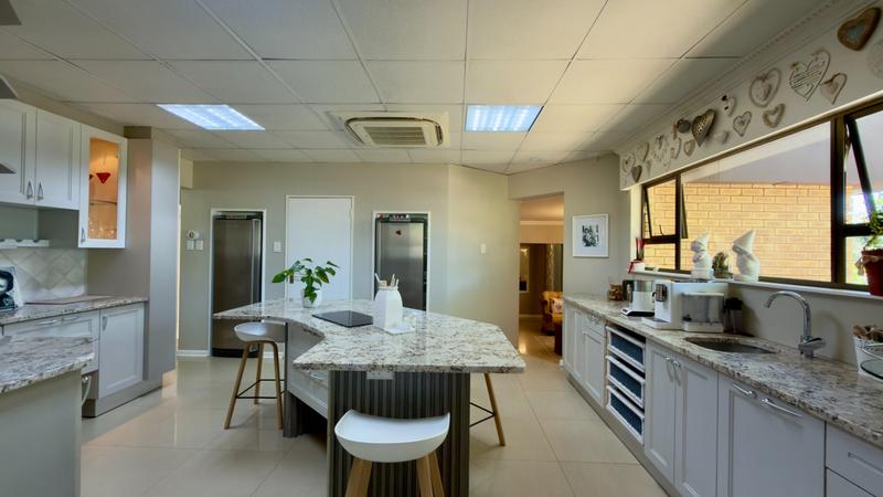 5 Bedroom Property for Sale in Pentagon Park Free State